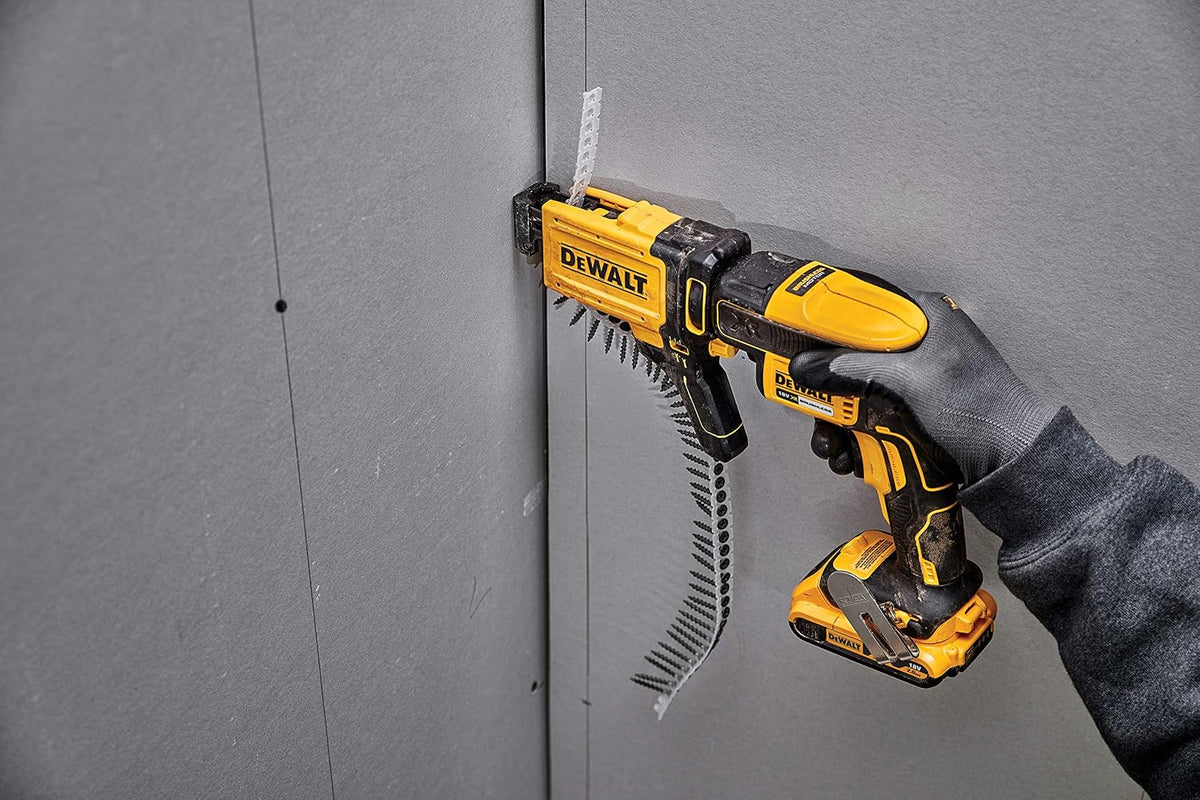 DeWalt Akku-Trockenbauschrauber/Schnellbauschrauber (18 Volt, 5.0 Ah, bürstenlos, inkl. Magazinvorsatz DCF6201, 2x XR Li-Ion Akkus, System-Schnellladegerät, Tstak Box II), DCF620P2K