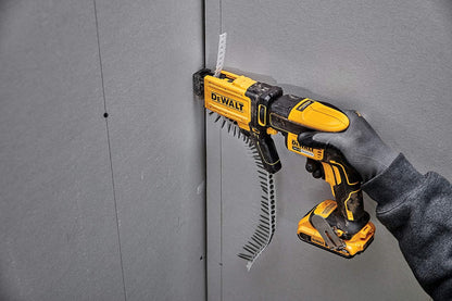 DeWalt Akku-Trockenbauschrauber/Schnellbauschrauber (18 Volt, 5.0 Ah, bürstenlos, inkl. Magazinvorsatz DCF6201, 2x XR Li-Ion Akkus, System-Schnellladegerät, Tstak Box II), DCF620P2K